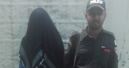 روڊ تي گند ڪچرو اڇلائڻ تي پهريون ڪيس داخل،جوابدار گرفتار