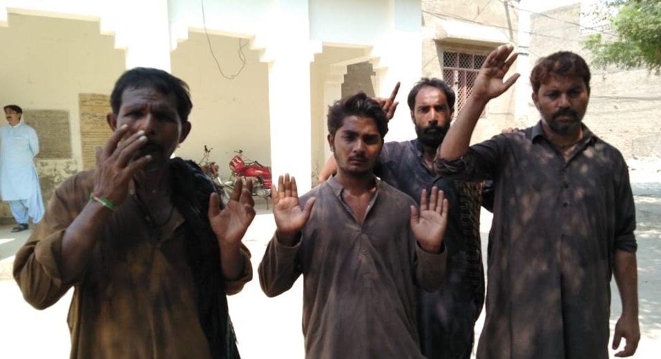 ميونسپل عملي جو معاوضي لاءِ احتجاج، هڙتال جي ڌمڪي