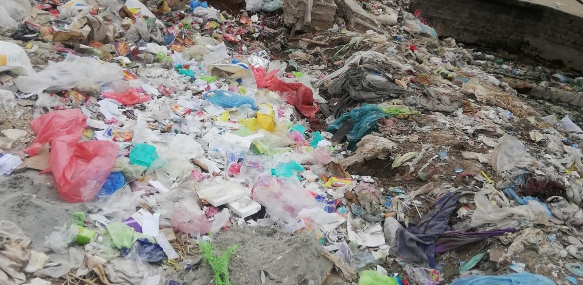 ميونسپل ڪاميٽي جي هٺ ڌرمي،شهر گندگيءَ جو ڍير بڻيل