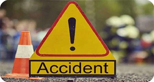 موٽر سائيڪل جو ٽريڪٽر سان ٽڪر هڪ فوت 3 زخمي