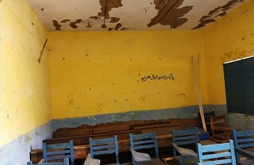 اڌ صدي پراڻو اسڪول، ڇت جا چاپڙ ڪرڻ سبب جزوي طور بند