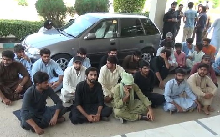 قائد عوام يونيورسٽي ۾ جهيڙو، 40 شاگردن تي ڪيس، احتجاج