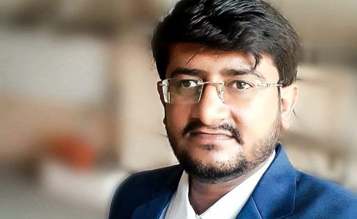 پنهنجي محنت ۽ امڙ جي دعائن سان منزل ماڻي اٿم،مهيري