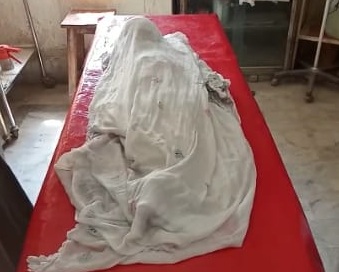 روڊ حادثي ۽ ديوار مٿان ڪرڻ سبب ٻه ٻار فوت، 3 زخمي