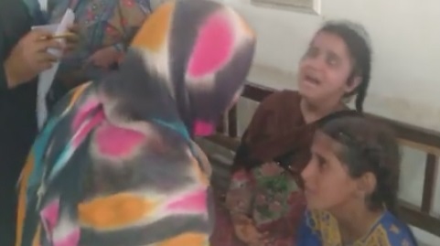 ٽائر ڦاٽڻ سبب تيز رفتار بس ڪلٽي 3 فوت 17 زخمي
