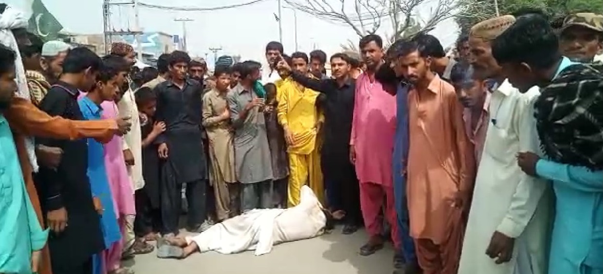 رشوت نه ڏيڻ تان پوليس جو تشدد، وارثن جو احتجاجي ڌرڻو