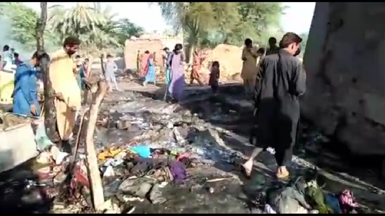 پير بخش ملڪ ۾ باهه سبب 6 گهر سڙي تباهه