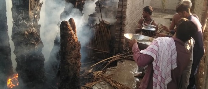5 گهرن کي باهه ٻن نياڻين جي ڏاج سميت سڀ ڪجهه رک