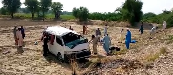 انڊس هاءِ وي تي ويگن ڪلٽي 3 فوت 11 ڄڻا زخمي
