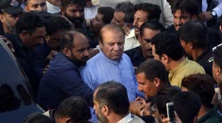 نواز شريف عدالت ۾ پيش، مولانا جي مارچ جي مڪمل حمايت