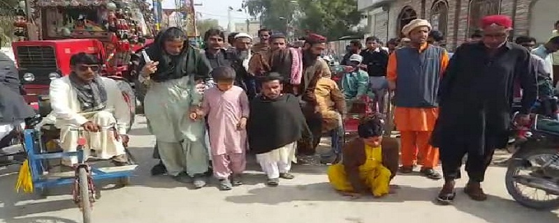 معذور ڪوٽا تي عمل ڪري جيئڻ جو حق ڏنو وڃي؛ مظاهرين