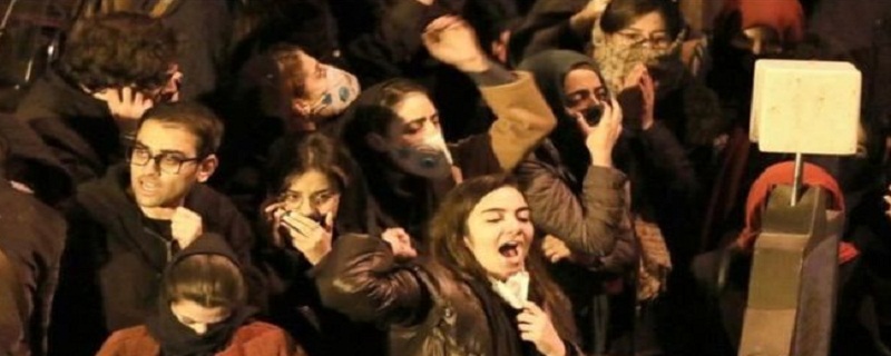 ايران ۾ حڪومت خلاف مظاهرا، اعليٰ انتظاميه کي هٽائڻ جو مطالبو