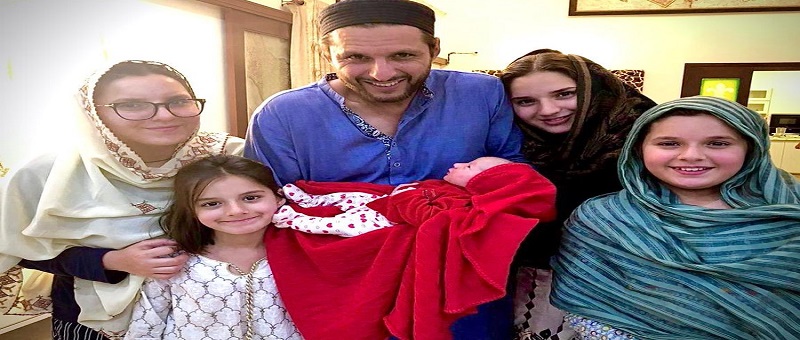 آفريدي جي پنجين نياڻي جي پيدائش، نالو مداح تجويز ڪن