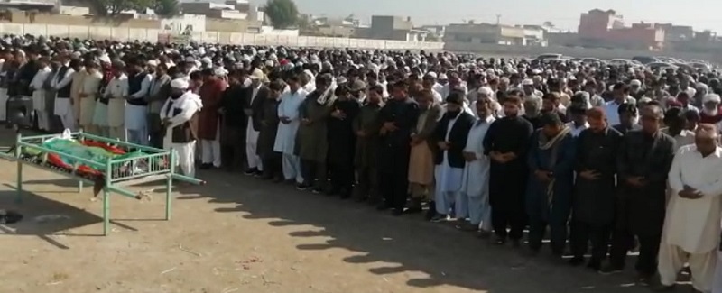 عزيز ميمڻ جي جنازي ۾ حڪومت خلاف نعرا، مٽي ماءُ حوالي