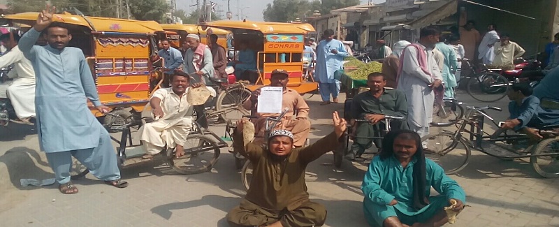 مطالبن جي مڃتا لاءِ معذورن جو انوکو احتجاج