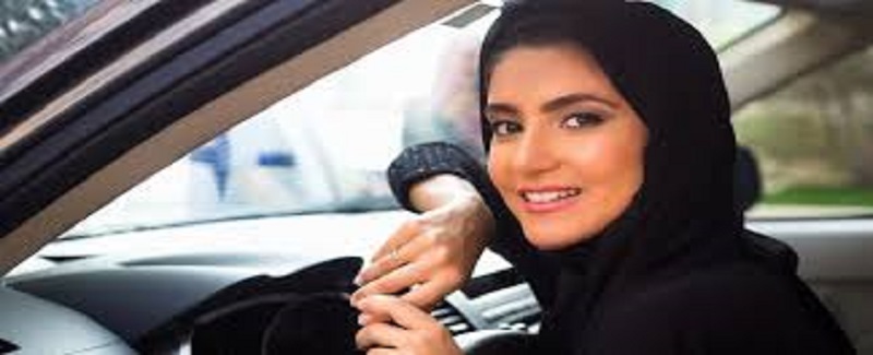 سعودي عرب ۾ پوڻا 2 لک عورتن کي ڊرائيونگ لائسنس جاري