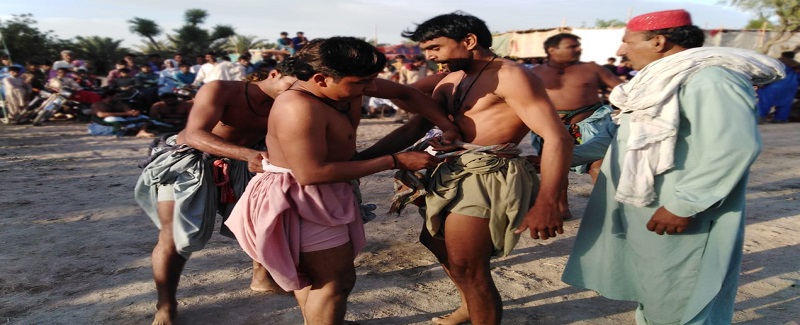 حاجن شاهه جو عرس، ملهه جا زبردست مقابلا، پهلوانن کي انعام