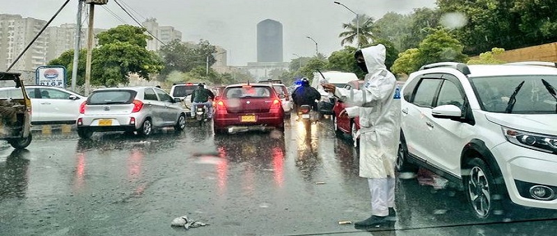 بارش سبب موسم بهتر، بجلي غائب، ڪراچي ۾ 5 فوت