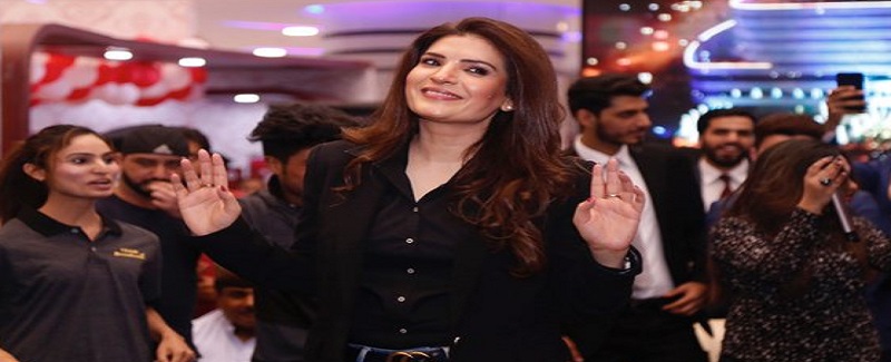 فلم رليز وقت مختلف ٻولين ۾ ڊبنگ ڪرڻ گهرجي، ريشم