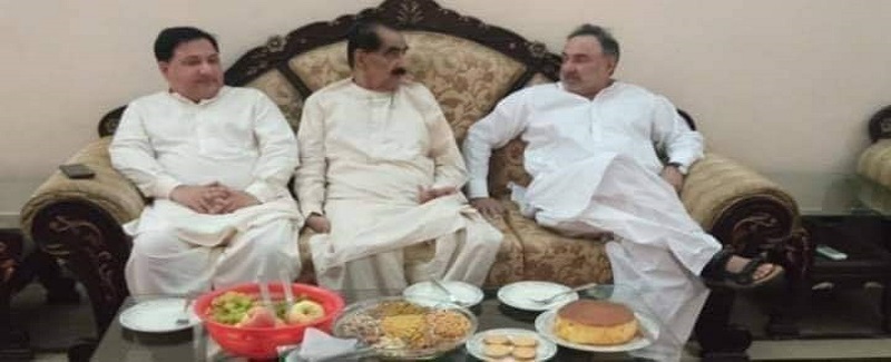 مهر گروپ کي هڪ ٻيو سياسي ڌچڪو، بوزدار سردار به ڇڏي ويس