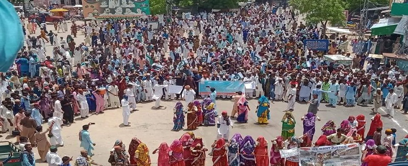 گهر ڊاهڻ خلاف ڀيل برادري جو  پي پي اڳواڻن خلاف احتجاج