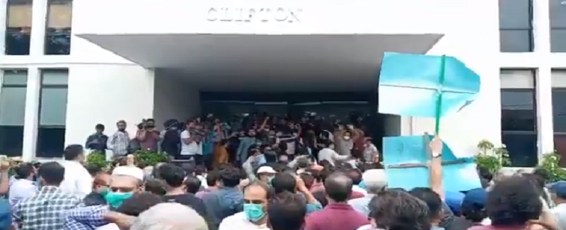 ڊفينس مان پنجين ڏينهن به پاڻي نه نڪتو، شهرين جو احتجاج