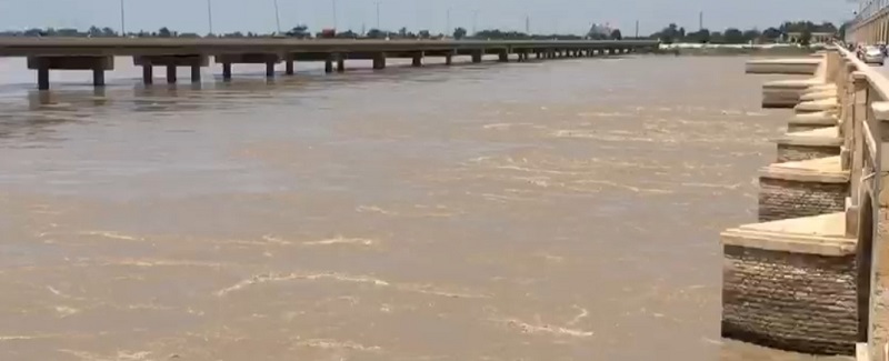 درياهه ۾ چاڙهه سنڌ جو ڪچو ٻڏي ويو، نئون ريلو اچڻ وارو