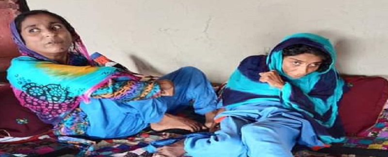ٻن معذور ڀيڻن جي والدين جي علاج لاءِ اپيل