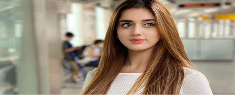 هڪ ڪروڙ فالوئرز واري پهرين پاڪستاني ڇوڪري