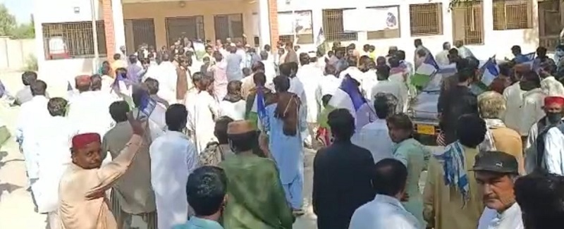 تيل گيس ڪمپنين ۾ مقامي ماڻهن کي روزگار ڏيو