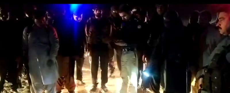 پوليس سان مقابلي ۾ 2 انعام يافته ڌاڙيل مارجي ويا