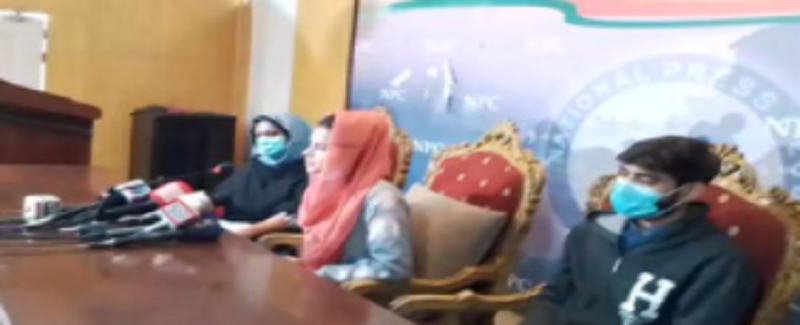 پوليس ڌر آهي، عدالت انصاف ڏياري، اُم رباب ۽ ياسمين
