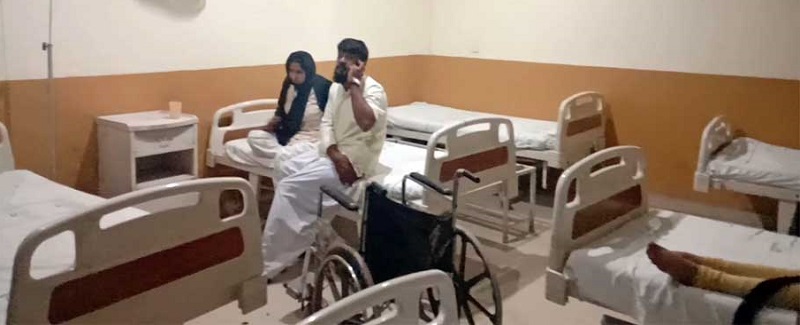 قومي شاهراهه تي ڪوچ ڪلٽي هڪ فوت پنج زخمي