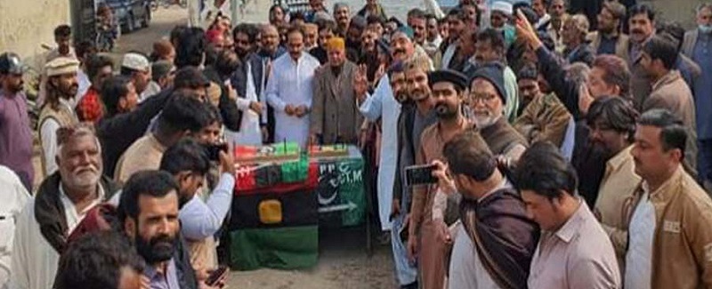 ٽنڊو محمد خان ۾ شھيد ذوالفقار علي ڀٽو جي سالگرهه جو ڪيڪ ڪاٽيو ويو
