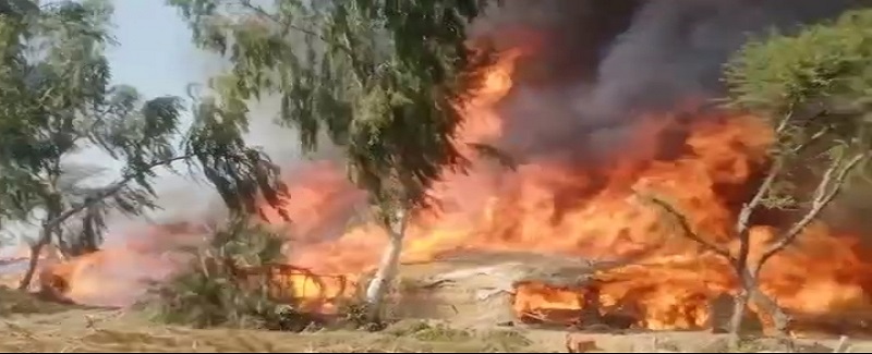 باگڙي برادري گهرن کي باهه اک ڇهمب 30 گهر سڙي رک