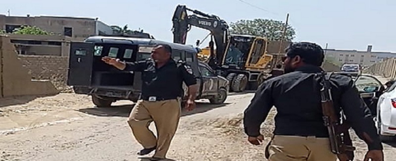 زمين تي بلڊرجو قبضو ڳوٺاڻن پاران مزاحمت،مينيجر کي مار ڪٽ