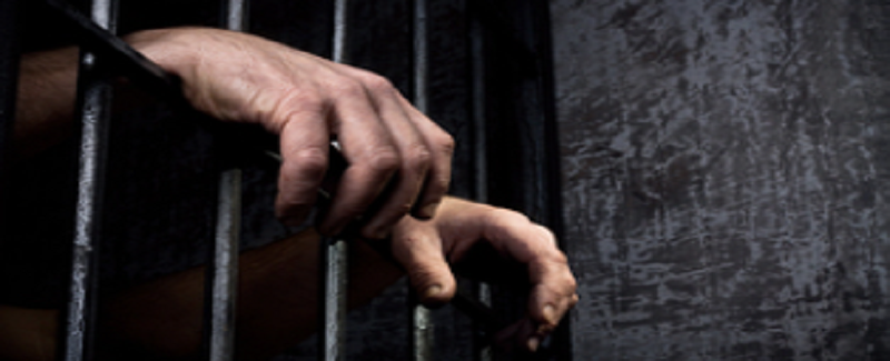 رشوت گهرندڙ ايف آءِ اي آفيسر گرفتار، ڪيس داخل