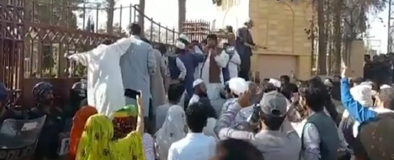 بلوچستان جي بجيٽ کان اڳ اسمبلي ميدان جنگ بڻيل