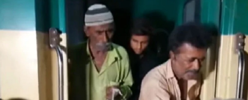 3 مهاڻا ڀارتي قيد مان آزاد ٿي ڪراچي پهچي ويا