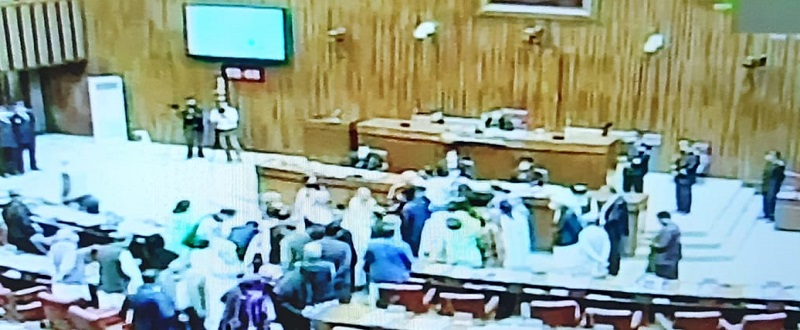 شهيد ڀٽو کي غدار سڏڻ تان سينيٽ ۾ هنگامون ۽ نعريبازي