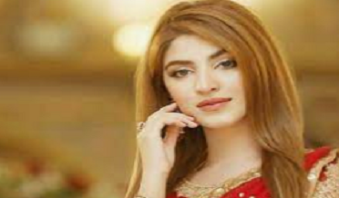 ڪنزا هاشمي آچر ڏينهن موڪل ڪيئن ملهائيندي آهي؟