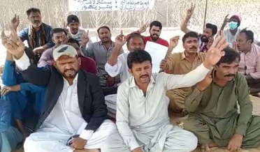 ٽائون ملازمن جي وري پگهار بند، احتجاجي ڪيمپ قائم