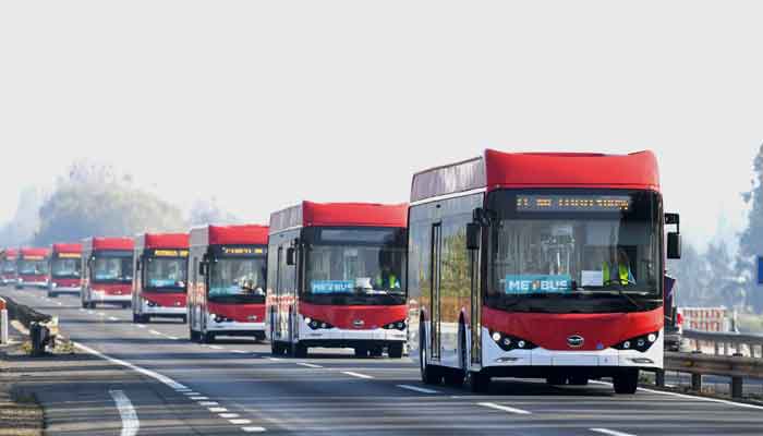 ڪراچي واسين لاءِ خوشخبري، چين مان 121 هائبرڊ بسون روانيون