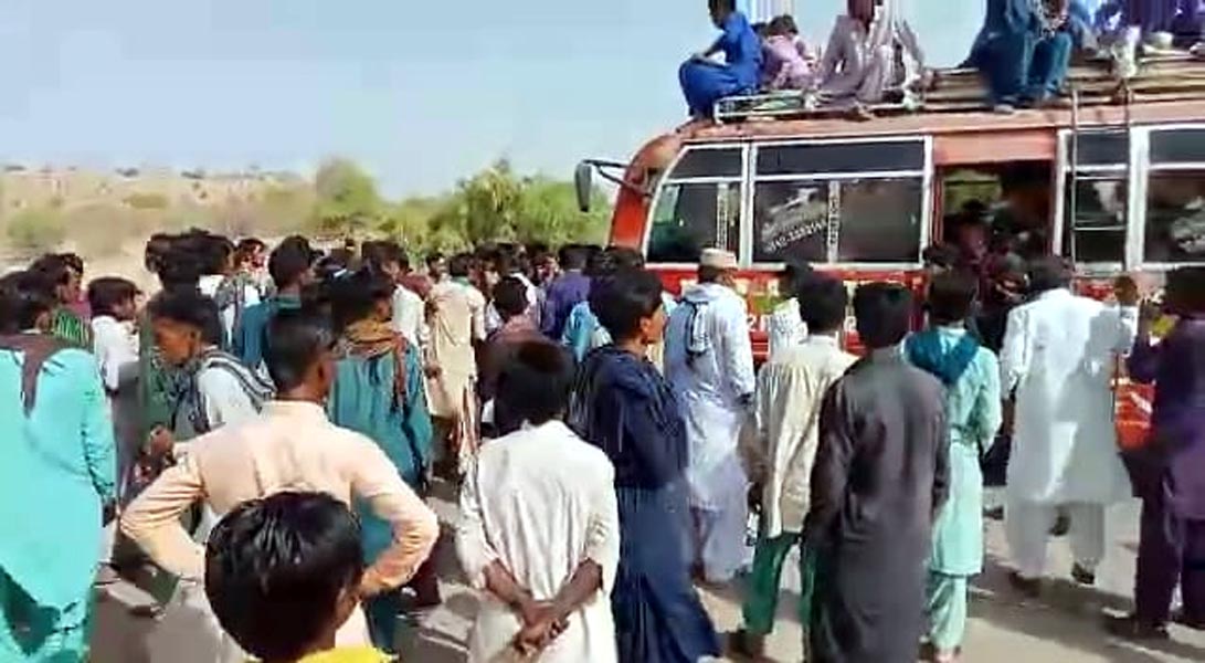 ڪورونا پابنديون بهانو،ٿر ڪول بلاڪ ون جا ملازم دربدر،احتجاج