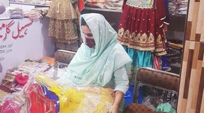 غريب طبقو سخت پريشان،دڪاندار کي گراهڪن جو انتظار