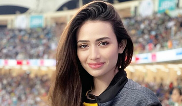 اداڪارا ثنا جاويد جو ساٿي آرٽسٽس خلاف ڪيس خارج
