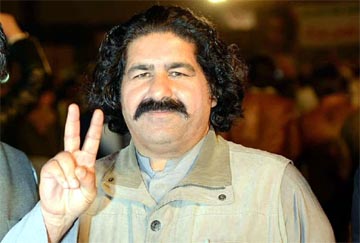 علي وزير جي هڪ ٻئي ڪيس ۾ ضمانت منظور