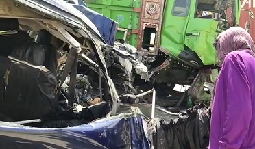انڊس هاءِ وي تي خوفناڪ حادثو 15 فوت 6 زخمي