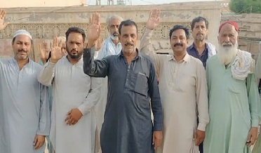 سبزي منڊي جي دڪاندارن جو پوليس زيادتين خلاف احتجاج