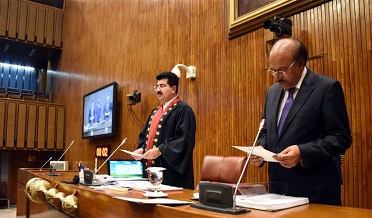 نثار کهڙو سينيٽر طور حلف کڻي ورتو